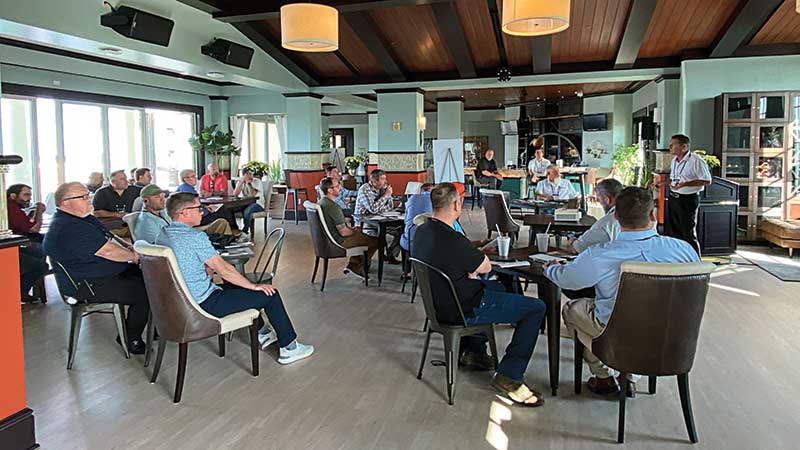 Chuck Barber, vice president customer accounts, speciality, Anuvia, describes the company’s bio-based fertilizer and invites attendees to ask tough questions. (Photo: LM Staff)