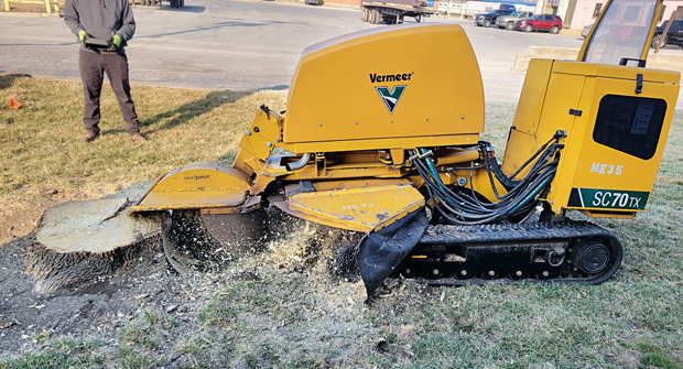 Ryan Lawn and Tree’s Vermeer SC70TX is outfitted with a side skirt that keeps debris from flying indiscriminately. (Photo: Ryan Logue)