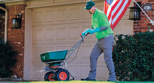 Experts say controlled-release fertilizers don’t leach or volatilize as quickly as regular fertilizers, making them a more environmentally friendly option. (Photo: Green Group)