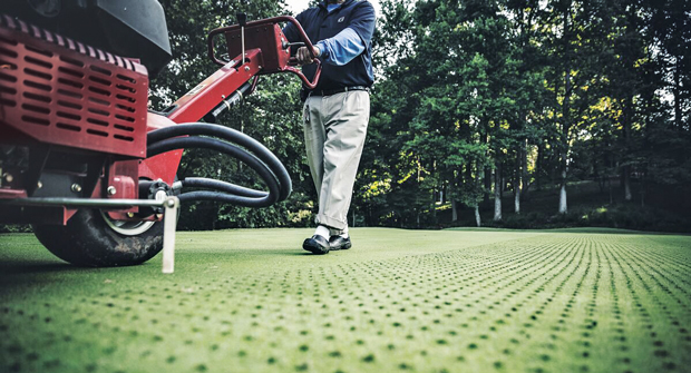 Experts say simple preventative maintenance can help avoid many aerator operating hurdles. (Photo: SiteOne Landscape Supply)
