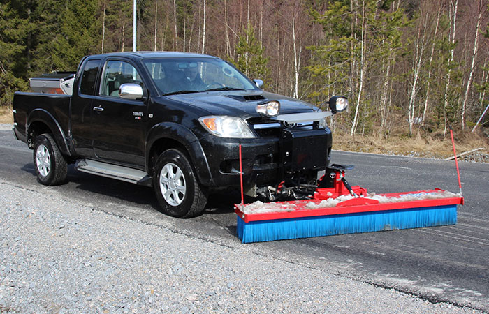Hilltip's SweepAway push broom comes in a light series with eight brush rows or a medium series with 12 brush rows. (Photo: Hilltip)