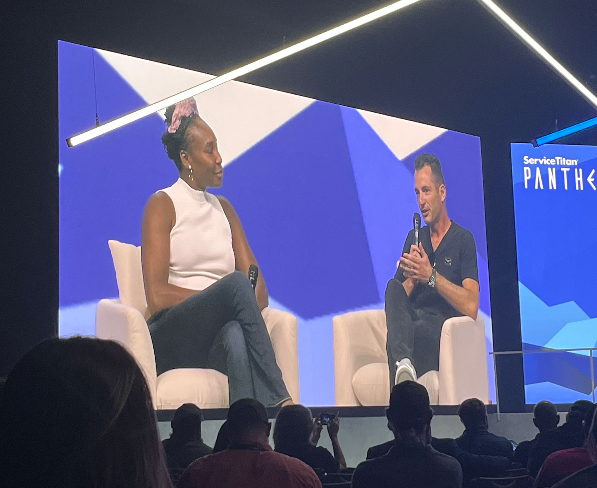 Ara Mahdessian, co-founder and CEO of ServiceTItan, asked tennis pro Venus Williams how she overcame hardships in her career, how she stays motivated and during their fireside chat. (Photo: LM staff)