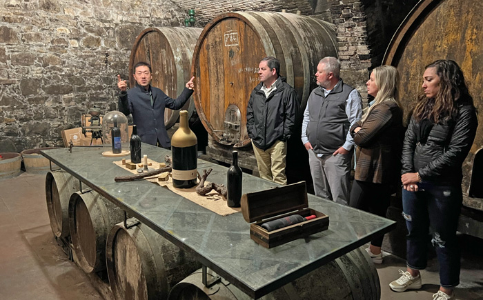 In an area known for its vineyards, a winery tour would be a given. However, some Aces Wild peer group members decided to forego the vino for a chance to learn about a new accounting software. (Photo: LM staff)