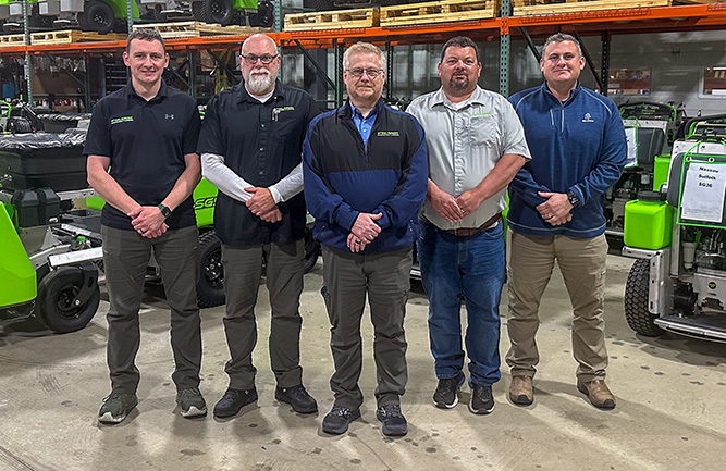 Brent Mills (center) is the new president of Steel Green Manufacturing.(Photo: Steel Green Manufacturing)