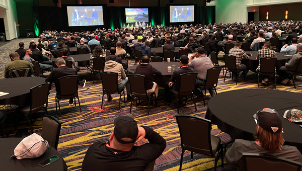 Almost 800 people traveled to Des Moines, Iowa for the event. (Photo: LM Staff)