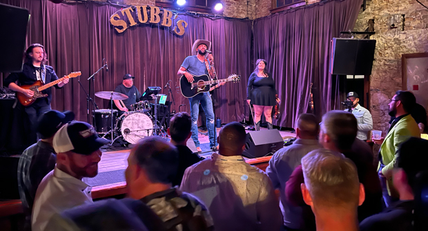 SmartCon attendees were treated to a country music concert by Coffey Anderson at Stubb’s. (Photo: LM Staff)