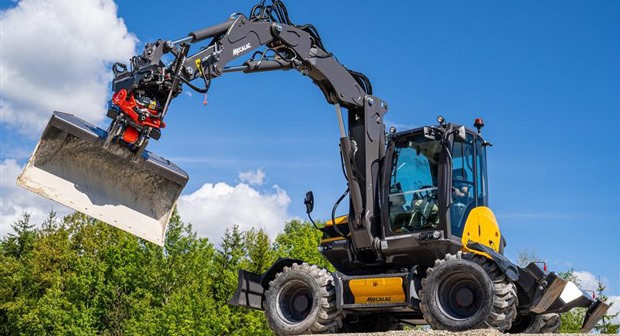 The Mecalac MR50 and MR60 Tiltrotators allow for a 360 degree rotation in both directions as well as a 40 degree tilt left and right for various attachments. (Photo: Mecalac)