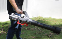 Enhulk 58-volt Leaf Blower-930CFM with 5.0Ah battery and charger. (Photo: AiDot)