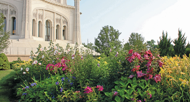 The temple’s third garden is the most colorful, as the temple’s youth members selected the plantings. (Photo: Roseborough partners)