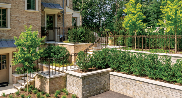 Along with a seamless transition from architecture to landscape, the family wanted to have privacy from neighbors, leading to intentionally thick, lush plantings around the property’s border.(Photo: Rachel Bires and Goldberg and Rodler, Inc.)