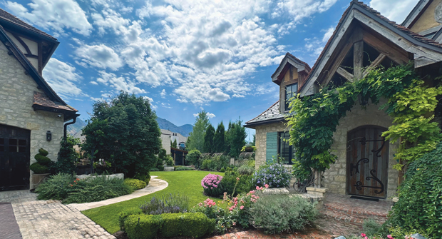 All perennials on the property are hand-pruned to ensure their longevity and a consistent bloom. (Photo: Sunline Landscapes)