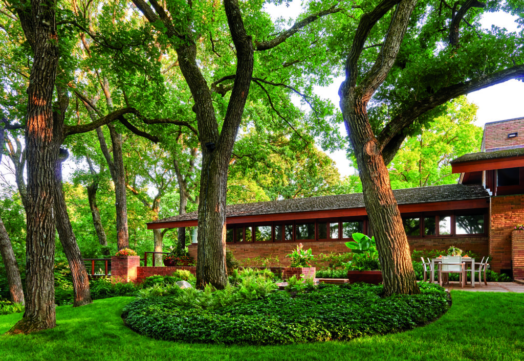 LoBello says the property has a slight Japanese flair mixed into the prairie vibes, and balancing the two aesthetics was done through details like the colorful perennial garden and sprawling turf fields. (Photo: Tony Soluri)