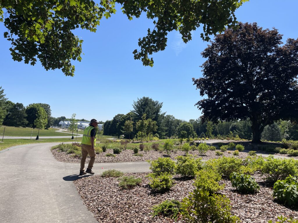 Shawn Fitzgerald, curator, Davey Arboretum, guides a tour through Davey’s arboretum. (Photo: LM staff)