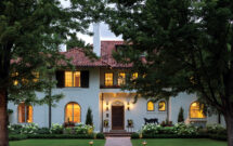 Keven Winkelmann, PLA, says weekly maintenance is done to mow the front yard plus hedge and prune all the plant material. (Photo: Kimberly Gavin Photography)